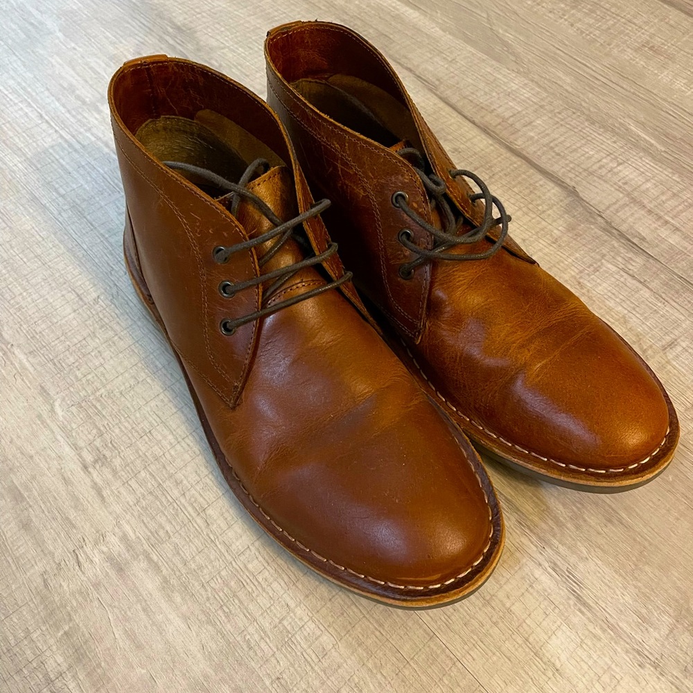 Men’s size 10 crown vintage brown chukkas